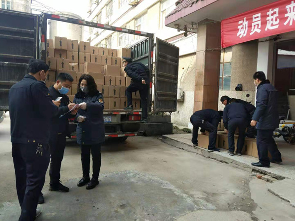 政协委员献爱心 疫病无情人有情 方城县爱心企业家黄菲捐赠20多万元疫情防控急需品