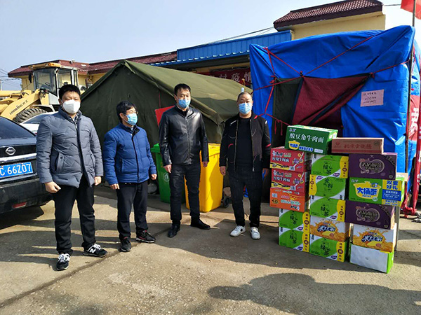 山村平民捐爱心打工不忘防疫情